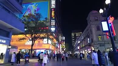 夜晚街景武汉步行街城市夜景视频的预览图
